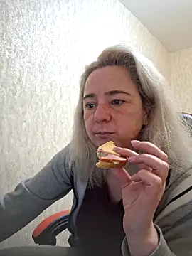 Snapshot of my_Kazka chatting on February 13, 2026, 10:33 am my Kazka online show from February 13, 2026, 10:33 am