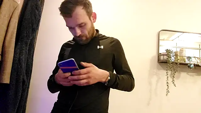 Snapshot of LKC94 chatting on October 6, 2025, 12:52 am LKC94 online show from October 6, 2025, 12:52 am