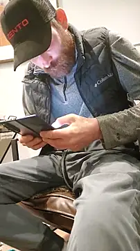 Snapshot of LKC94 chatting on November 8, 2025, 12:44 am LKC94 online show from November 8, 2025, 12:44 am