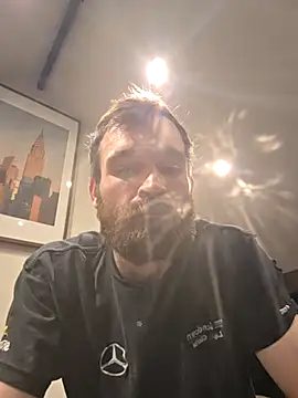 Snapshot of LKC94 chatting on November 12, 2025, 10:52 pm LKC94 online show from November 12, 2025, 10:52 pm