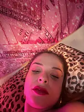 Snapshot of LoganPeny chatting on March 10, 2026, 1:49 pm LoganPeny online show from March 10, 2026, 1:49 pm