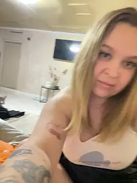 Snapshot of IMHORNYWET chatting on September 9, 2025, 5:34 pm IMHORNYWET online show from September 9, 2025, 5:34 pm