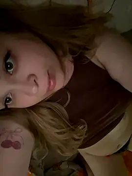 Snapshot of IMHORNYWET chatting on October 9, 2025, 12:47 pm IMHORNYWET online show from October 9, 2025, 12:47 pm