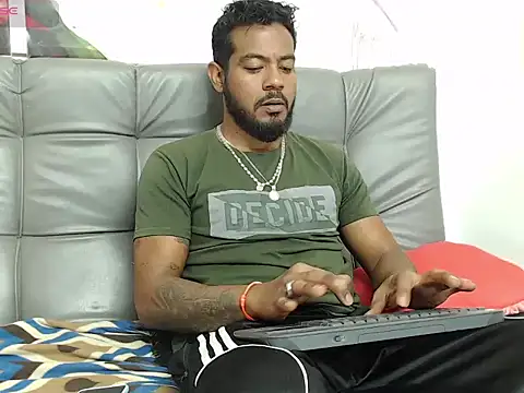 BladeFoxxx1 online show from September 26, 2025, 3:38 pm