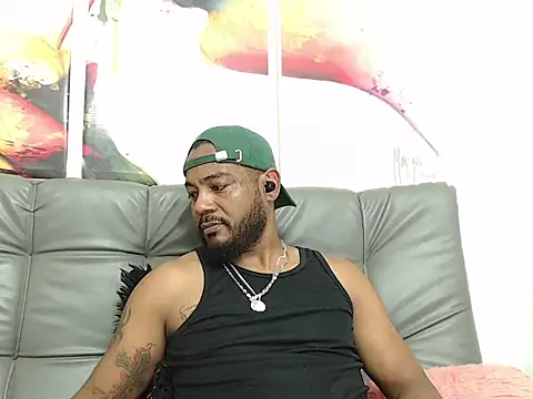 BladeFoxxx1 online show from October 15, 2025, 5:40 am