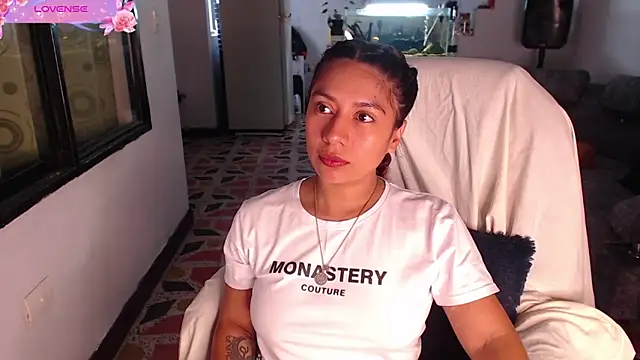 yes0225 online show from November 5, 2025, 3:45 pm