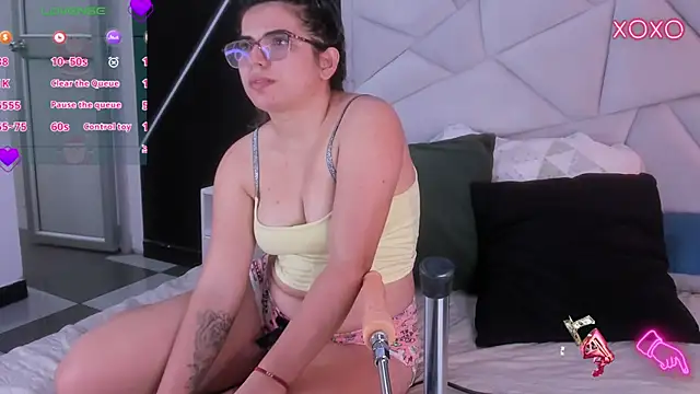 Snapshot of JulietSofia chatting on February 4, 2026, 7:53 pm JulietSofia online show from February 4, 2026, 7:53 pm