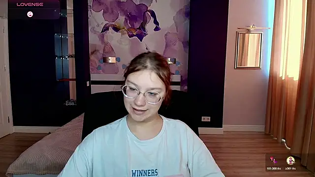 AngelinaLow online show from October 21, 2025, 11:33 am