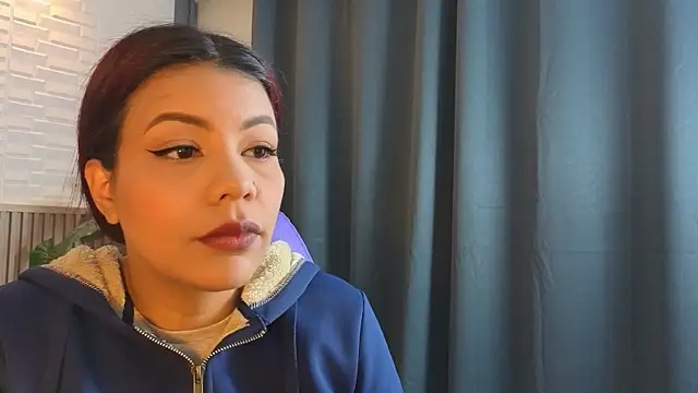 TiffanyWalk online show from April 9, 2026, 12:32 pm