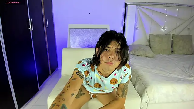 Snapshot of Zion_Moore chatting on March 15, 2025, 1:07 pm Zion Moore online show from March 15, 2025, 1:07 pm