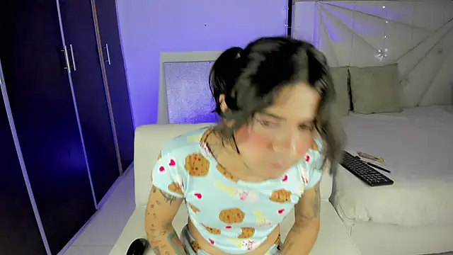 Snapshot of Zion_Moore chatting on March 18, 2025, 12:58 pm Zion Moore online show from March 18, 2025, 12:58 pm