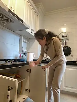 aa520uv online show from April 8, 2026, 2:00 am