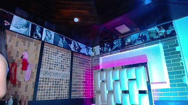 kriss sweetboobs10 online show from April 5, 2026, 11:40 am