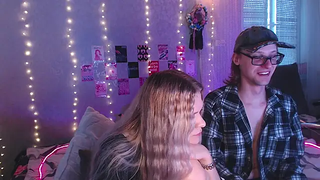 Your Horny Friends online show from May 5, 2026, 1:19 pm
