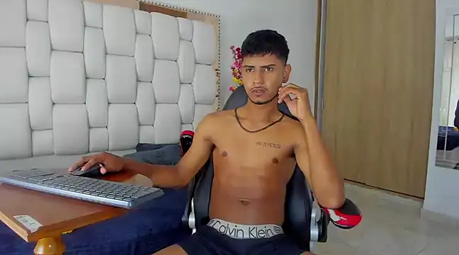 Snapshot of FelipeBrais chatting on March 14, 2025, 4:19 pm FelipeBrais online show from March 14, 2025, 4:19 pm