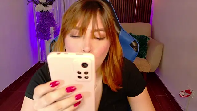 Snapshot of karla_hill_28 chatting on June 14, 2026, 12:08 am karla hill 28 online show from June 14, 2026, 12:08 am