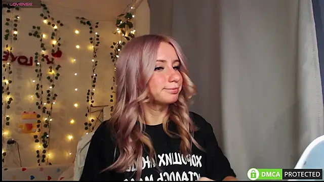 Snapshot of Mia__Kitty chatting on September 21, 2025, 3:46 pm Mia Kitty online show from September 21, 2025, 3:46 pm