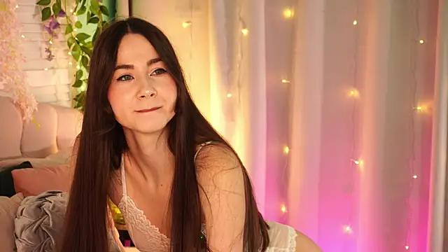 EvaMossi online show from April 3, 2026, 5:27 am