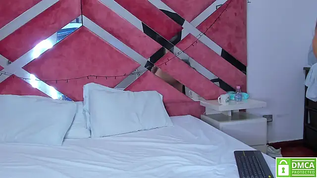 Hanna Evans   online show from March 17, 2025, 7:13 am