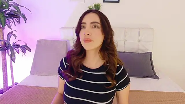 Rebbecawhite meow online show from September 22, 2025, 12:51 pm