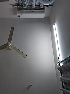 Snapshot of Tamil_hot_whiskey_girl chatting on October 23, 2025, 4:28 pm Tamil hot whiskey girl online show from October 23, 2025, 4:28 pm