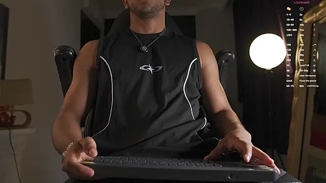 Snapshot of Colstorw_ chatting on July 8, 2026, 9:58 am Colstorw online show from July 8, 2026, 9:58 am