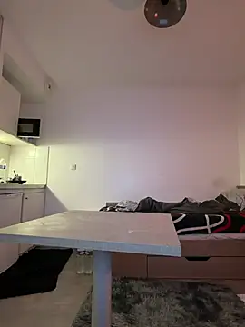 Renoirmonter online show from April 9, 2026, 10:37 pm