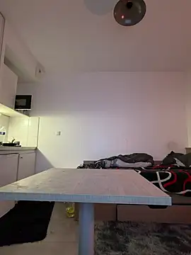 Renoirmonter online show from April 12, 2026, 6:18 am