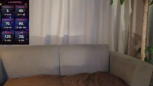 Snapshot of YuliethPetite chatting on February 9, 2026, 11:14 am YuliethPetite online show from February 9, 2026, 11:14 am