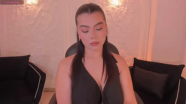 CandaseRussell online show from December 4, 2025, 8:17 pm