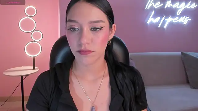 Snapshot of AmaliaCrus chatting on June 8, 2026, 1:28 am AmaliaCrus online show from June 8, 2026, 1:28 am