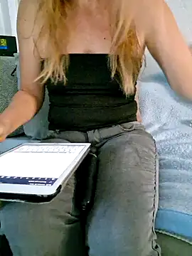 naturliebe online show from March 25, 2026, 8:31 am