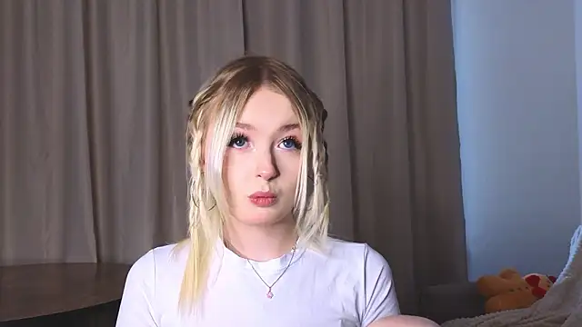 minigirl online show from February 4, 2026, 5:02 am