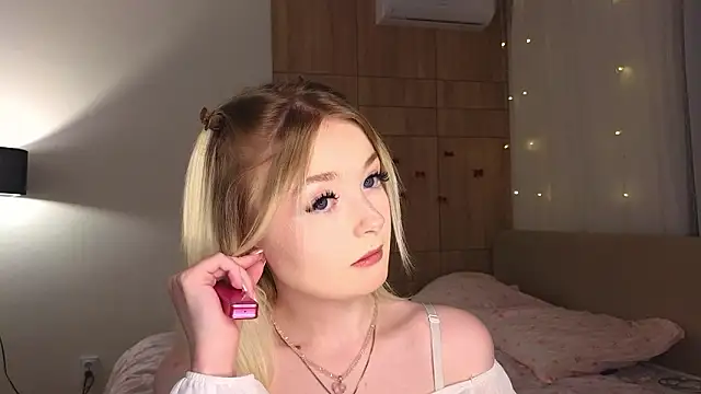 minigirl online show from February 27, 2026, 4:29 pm