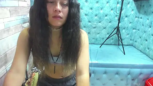 Lizeth Garcia online show from October 18, 2025, 12:06 pm