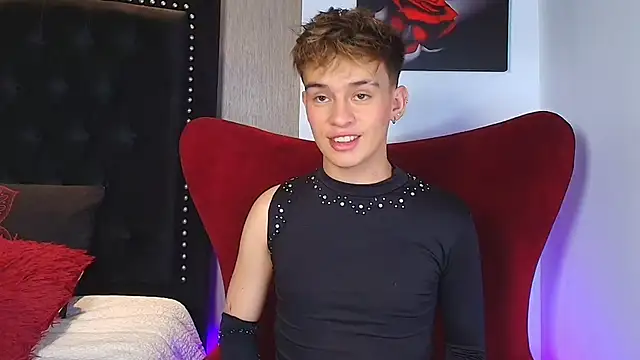 LiamWildx20 online show from October 14, 2025, 5:08 am