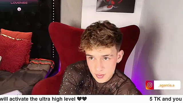 LiamWildx20 online show from October 21, 2025, 12:33 am