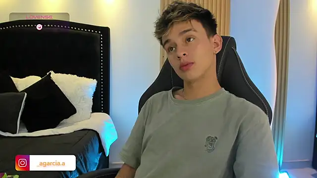 LiamWildx20 online show from May 22, 2026, 5:58 am