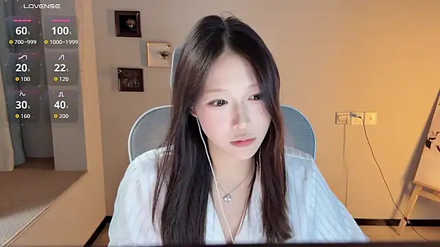 Snapshot of -monica-tina- chatting on July 8, 2026, 10:20 am -monica-tina- online show from July 8, 2026, 10:20 am