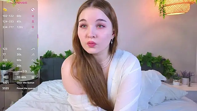 ConstanceHelms online show from November 21, 2025, 5:06 am