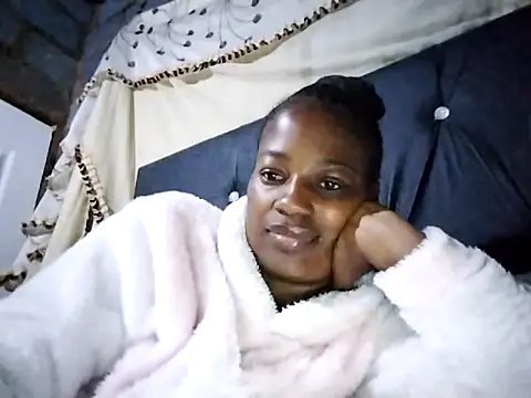 Snapshot of sexylira chatting on April 13, 2026, 10:48 pm sexylira online show from April 13, 2026, 10:48 pm