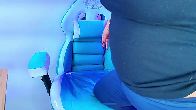 Lia adamsss online show from February 14, 2026, 3:47 am