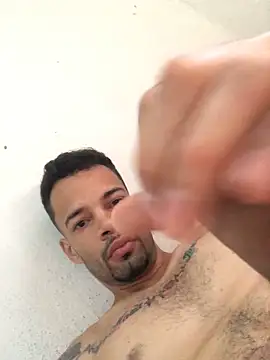 HenriquePhn online show from May 29, 2026, 11:41 am