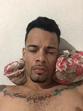 HenriquePhn online show from June 3, 2026, 12:46 am