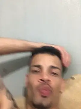 HenriquePhn online show from August 2, 2026, 5:06 am