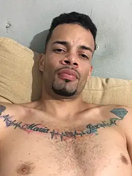 HenriquePhn online show from August 3, 2026, 2:54 am