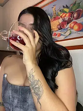 Snapshot of andrea_gomes_ chatting on June 26, 2026, 8:08 am andrea gomes online show from June 26, 2026, 8:08 am
