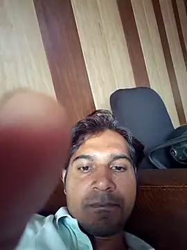 Snapshot of johnny8731 chatting on October 22, 2025, 4:57 am johnny8731 online show from October 22, 2025, 4:57 am