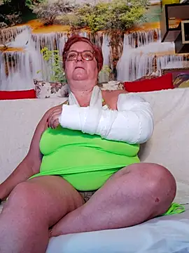 QueenPammy1 online show from February 25, 2025, 6:58 am