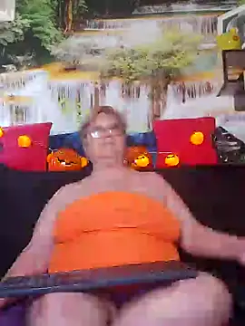 QueenPammy1 online show from October 31, 2025, 11:22 am